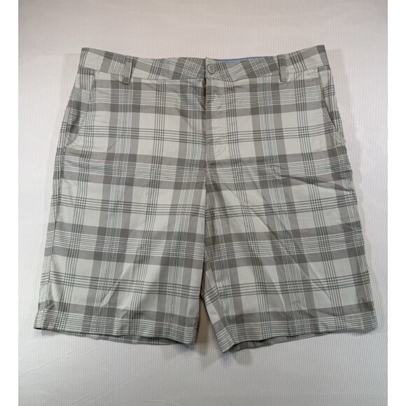 Columbia Regular Fit Plaid Shorts Gray 42x12 Cotton Blend Casual Golf - Picture 1 of 10